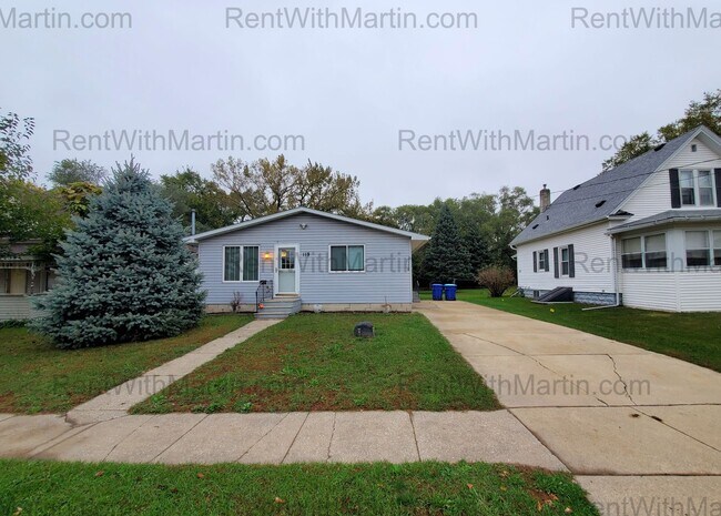 Foto del edificio - 3 Bedroom, 2 Bath & Main floor laundry- 6th St in Oelwein Iowa!