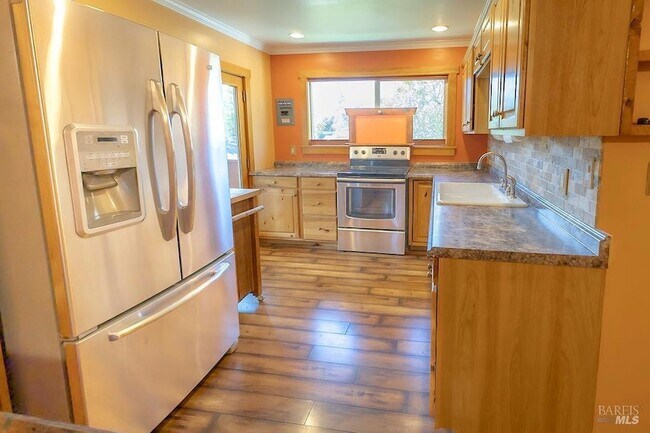 Foto del edificio - 944 Clover Dr