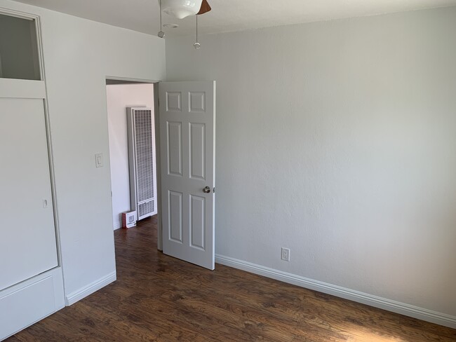 Building Photo - 3043 Franklin Ave