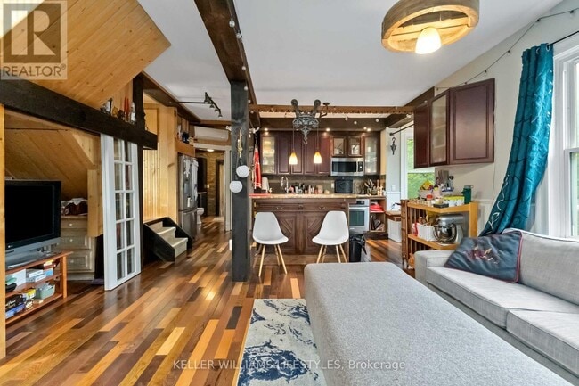 Building Photo - 92 Kent St