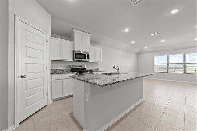 Building Photo - 1504 Foxglove Dr