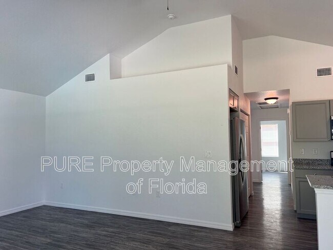 Foto del edificio - 15310 SW 40th Place Rd