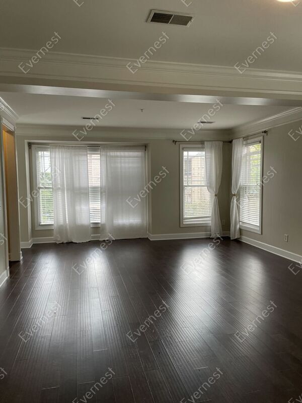 Foto del edificio - 3200 Long Blvd