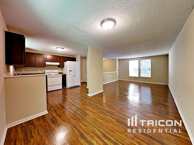 Building Photo - 2305 Valleyview Dr