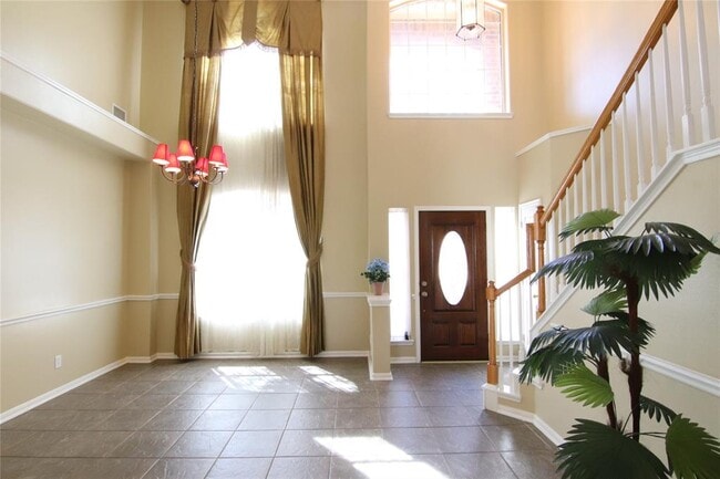 Building Photo - 2107 Blue Water Bay Dr