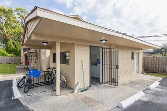 Building Photo - 3641 N MacGregor Way