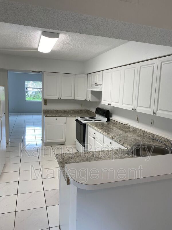 Foto del edificio - 11405 NW 35th St