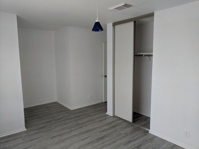 Building Photo - 19 Fannin Post