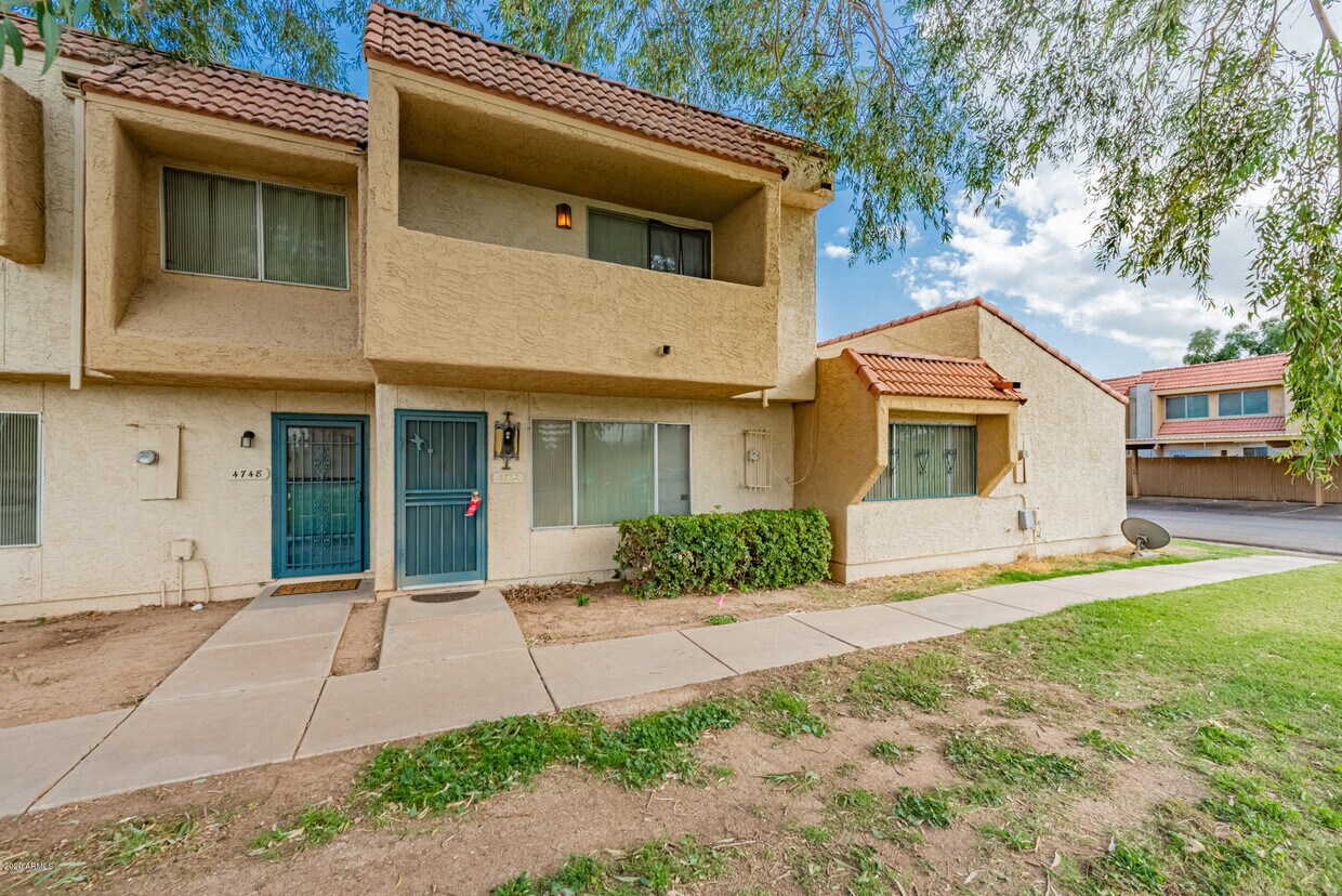 Primary Photo - 4746 W Rose Ln