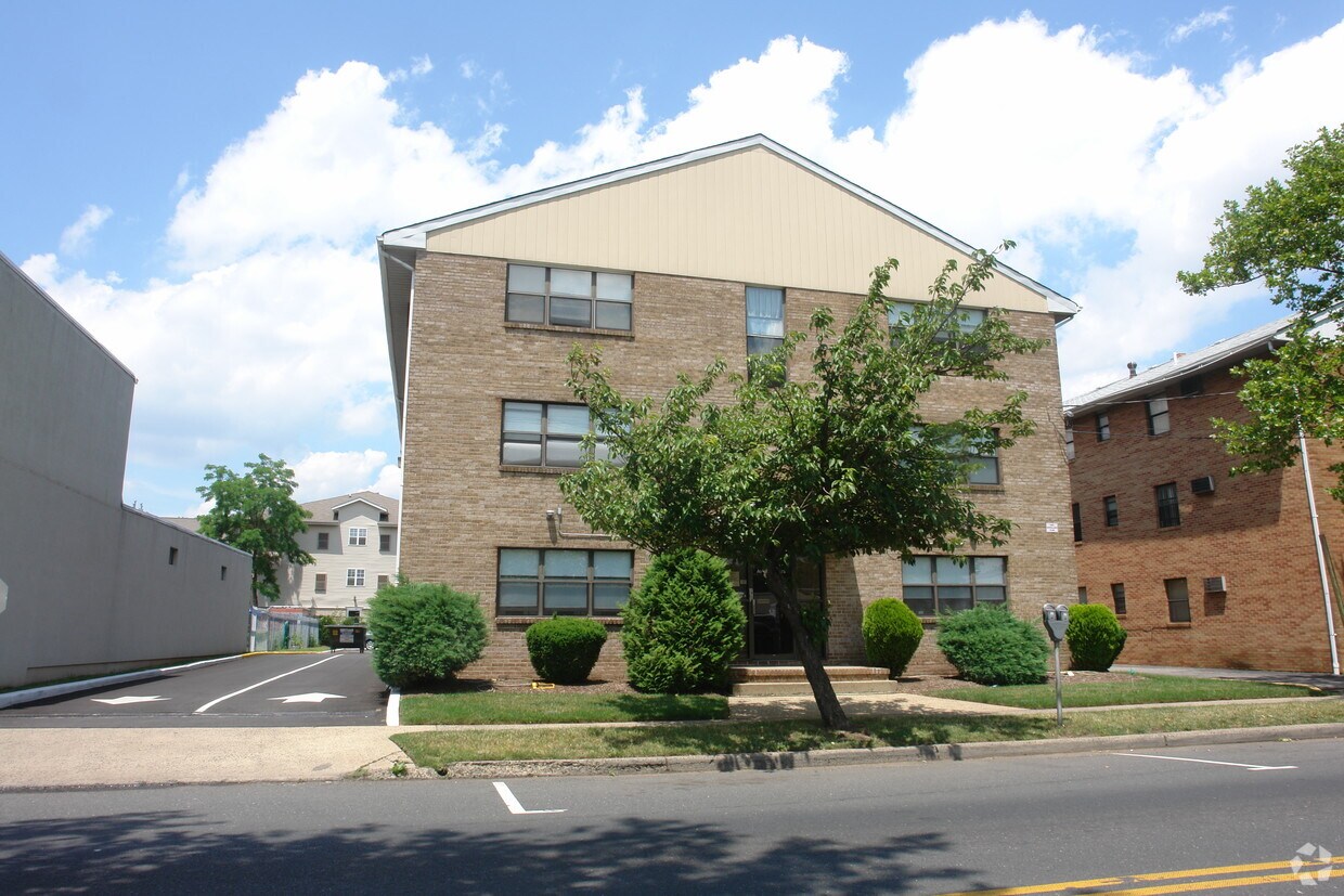 115 E Elizabeth Ave, Linden, NJ 07036 Apartments in Linden, NJ