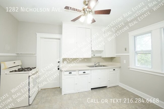 Building Photo - 2-Bedroom Lakewood Gem in the Heart of the...