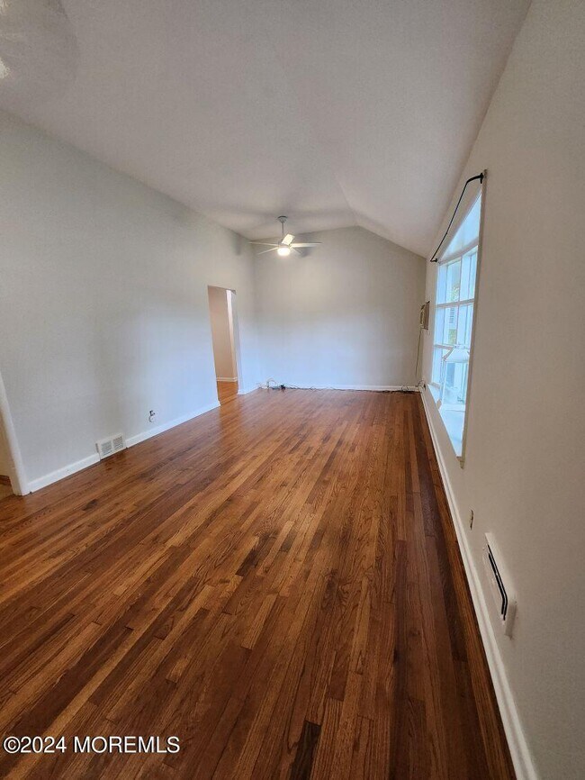 Building Photo - 55 Fairview Dr