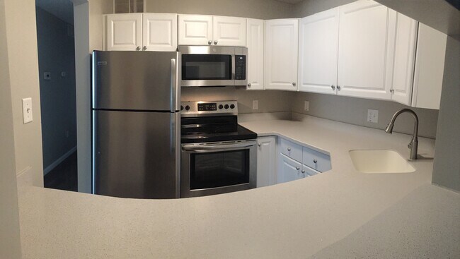 Kitchen - 4705A Dunbarton Rd