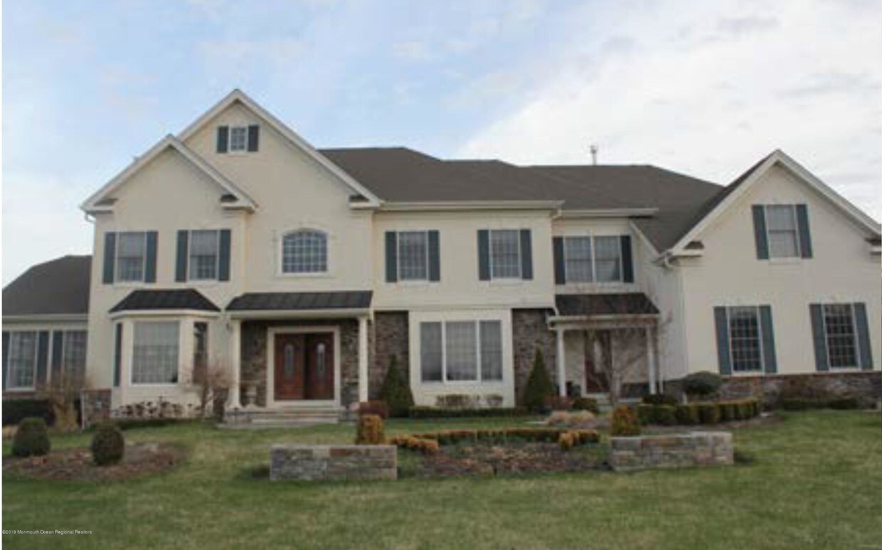 Primary Photo - 27 Ridgeview Way