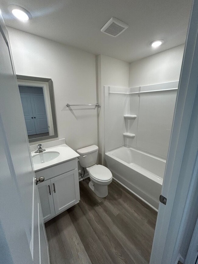 Building Photo - 413 Silicon Dr