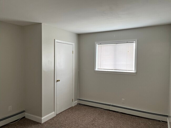 Foto del edificio - 325 West Dr