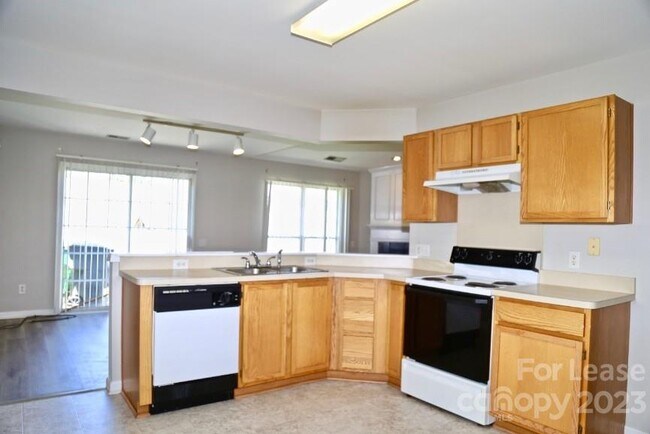 Building Photo - 7531 Double Springs Ct