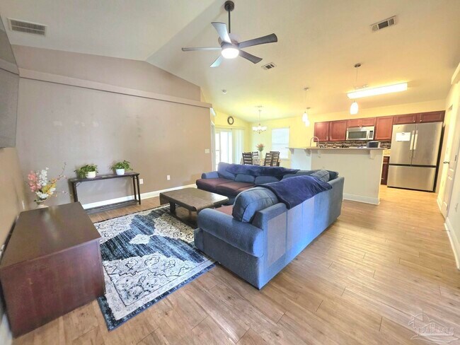 Foto del edificio - 197 Millet Cir