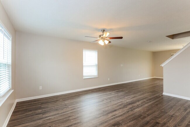 Foto del edificio - 508 Grassy Bend Dr