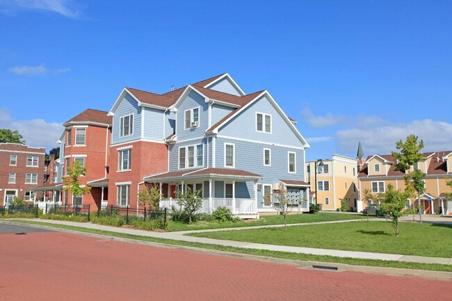 Building Photo - 137 Wyllys St