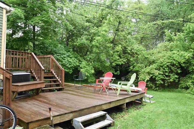 Building Photo - 414 S Mitchell St