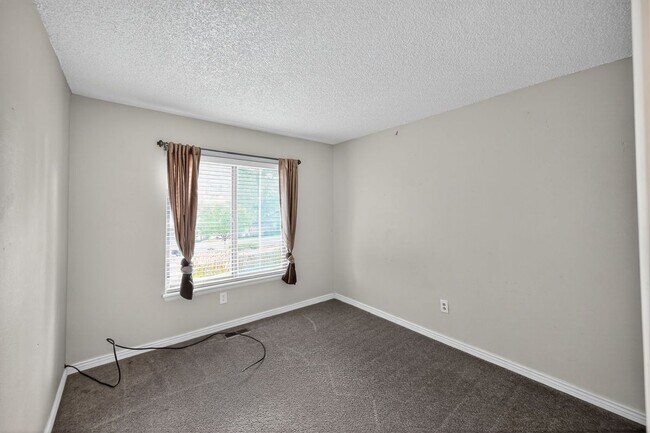 Building Photo - 3501 S Kittredge St