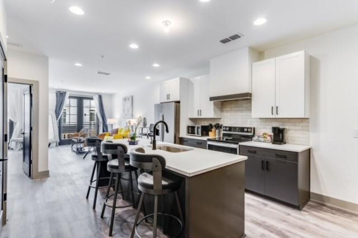 Primary Photo - 1 bed/1 bath with Bonus Room in Oxley Edge...
