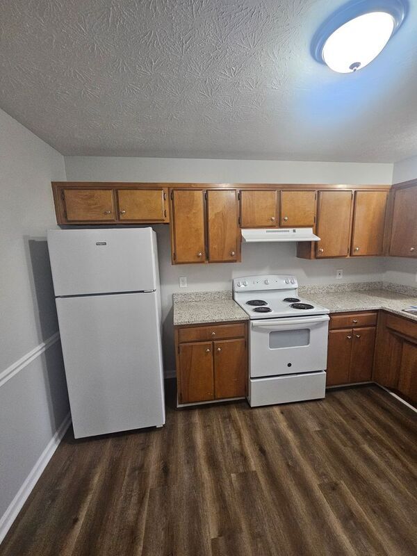 Building Photo - 208 Centennial Dr