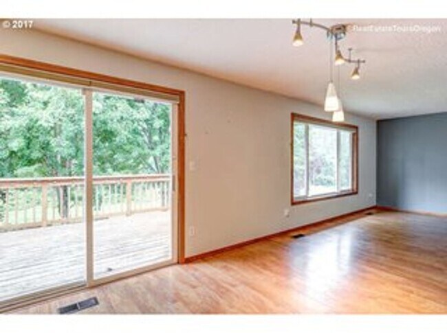 Foto del edificio - Beautiful 5 Bedroom in Gresham!!