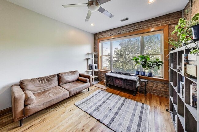 Building Photo - 2745 W Le Moyne St