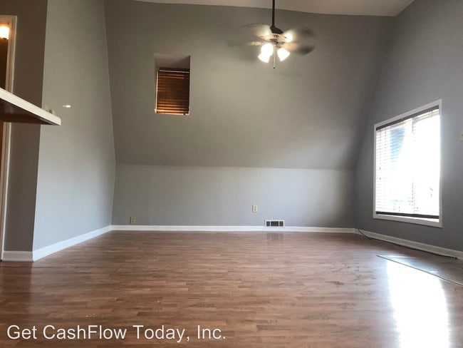 Building Photo - 2 br, 1 bath House - 829 Spencer rd