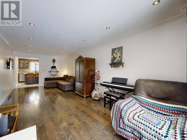 Building Photo - 1631 Meadowfield Crescent