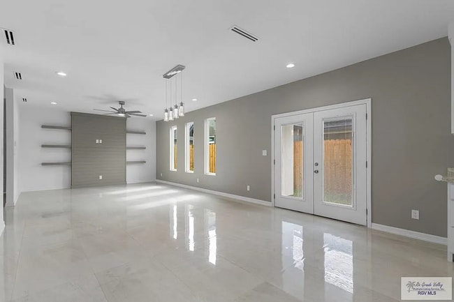 Building Photo - 7513 Pinewood Lk
