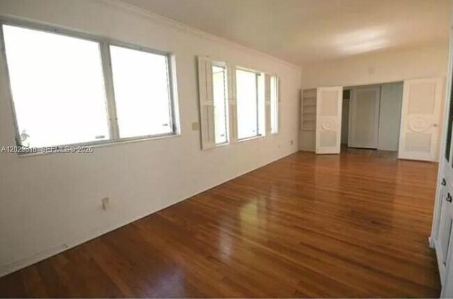 Foto del edificio - 3921 Meridian Ave