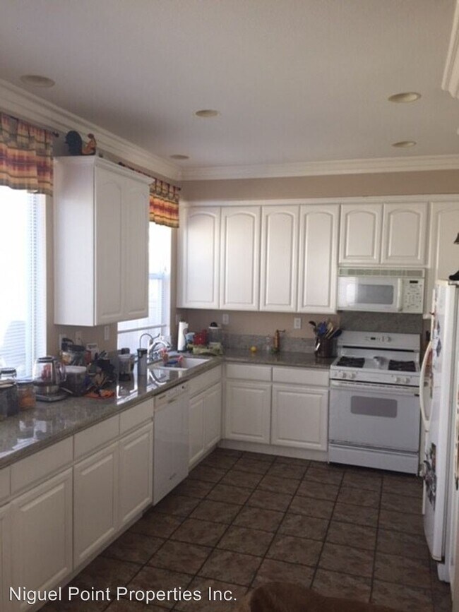 Building Photo - 4 br, 2.5 bath House - 5 Quebec