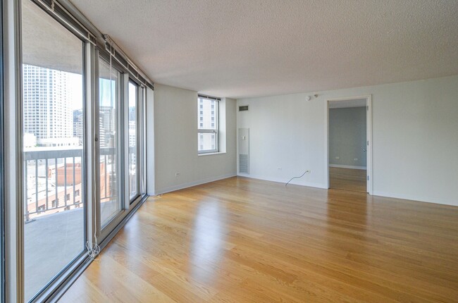 Building Photo - 545 N Dearborn St