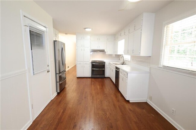 Foto del edificio - 2953 Evans Woods Dr