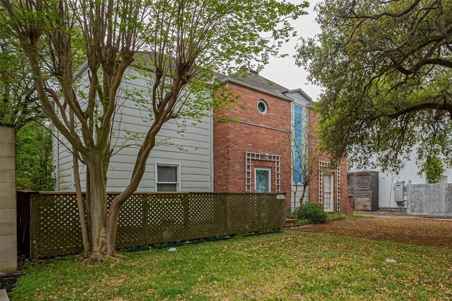 Building Photo - 2163 University Blvd