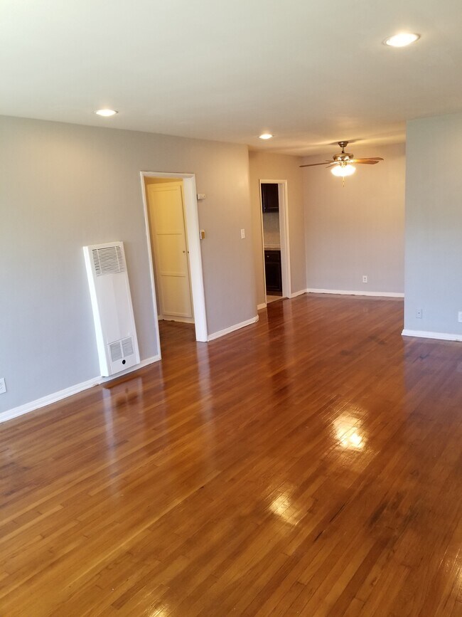 Foto del edificio - 962 S Mansfield Ave