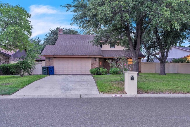 Building Photo - 901 Eden Ln