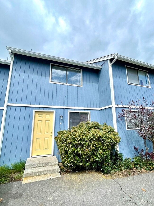 Building Photo - 846 Homedale Rd