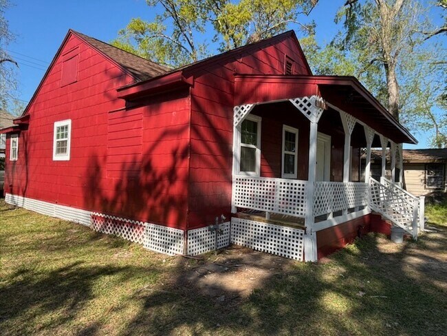 Foto del edificio - 8113 Bigwood St