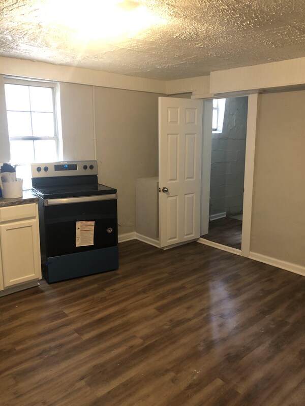 Building Photo - 228 Madison Heights