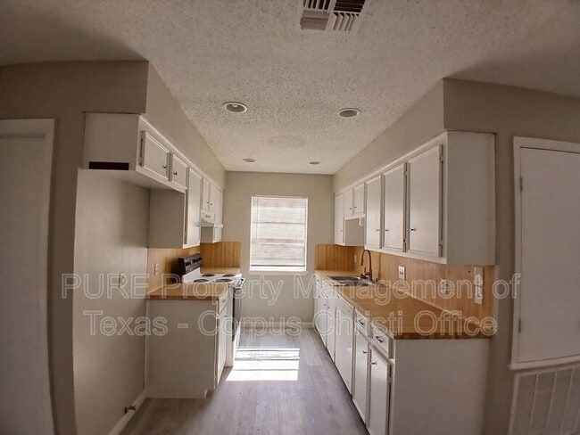 Foto del edificio - 4029 Brownwood Cir