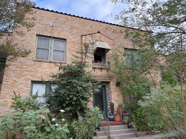 One Bed/One Bath with Historic Charm - One Bed/One Bath with Historic Charm Apartment