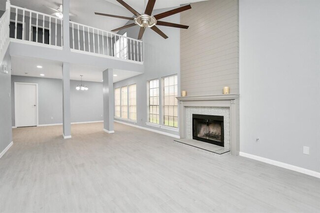 Building Photo - 3130 Colonel Ct Dr