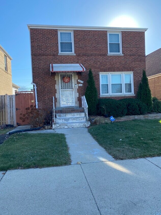 Foto principal - 3813 W 82nd St