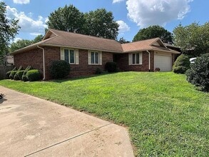 Building Photo - 3921 S Cutler Ct