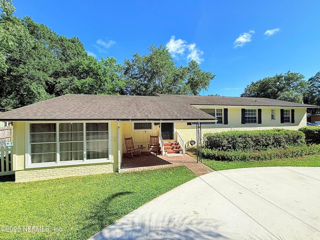 Foto principal - 3936 Miruelo Cir N