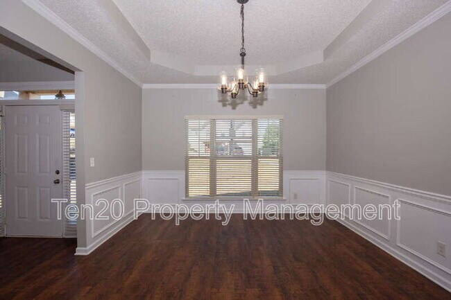 Building Photo - 28 White Pine Way